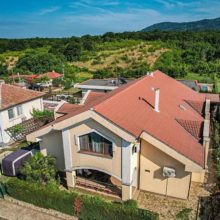 Chicho Tomovata Koliba Ferienhaus Velika