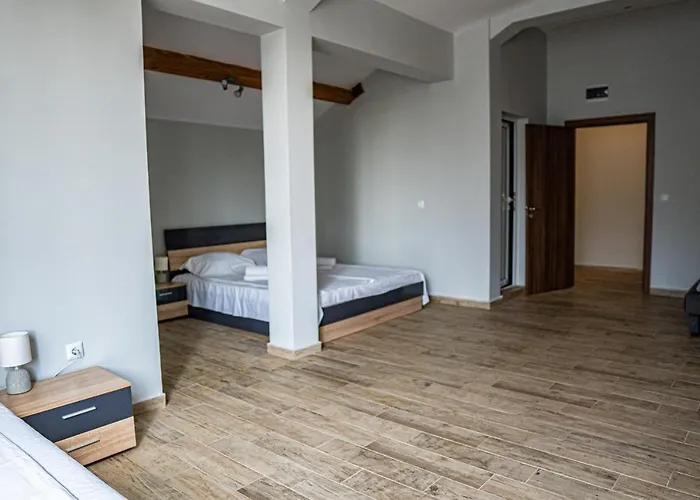 Chicho Tomovata Koliba Велика