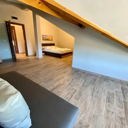 Chicho Tomovata Koliba Ferienhaus Velika