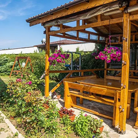 Chicho Tomovata Koliba Tatil Evi