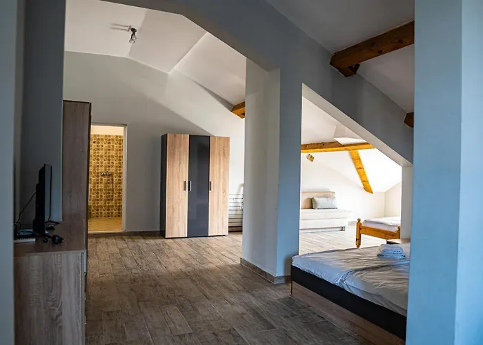 Nyaraló Chicho Tomovata Koliba Velika