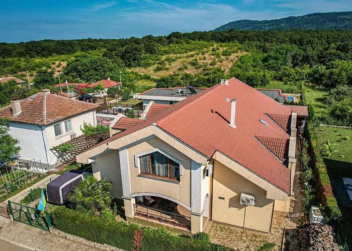 Chicho Tomovata Koliba Nyaraló Velika