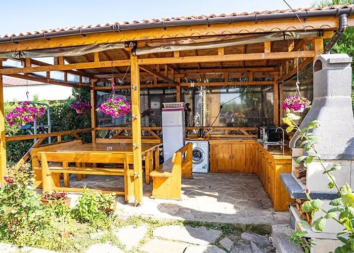 Chicho Tomovata Koliba Nyaraló Velika