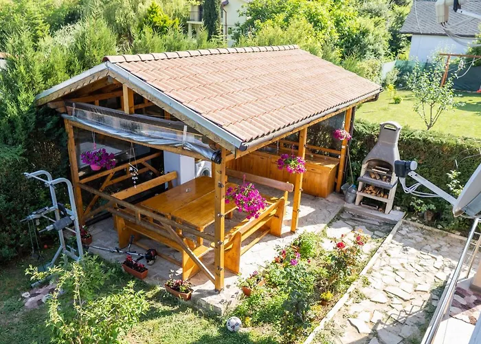 Chicho Tomovata Koliba Nyaraló *