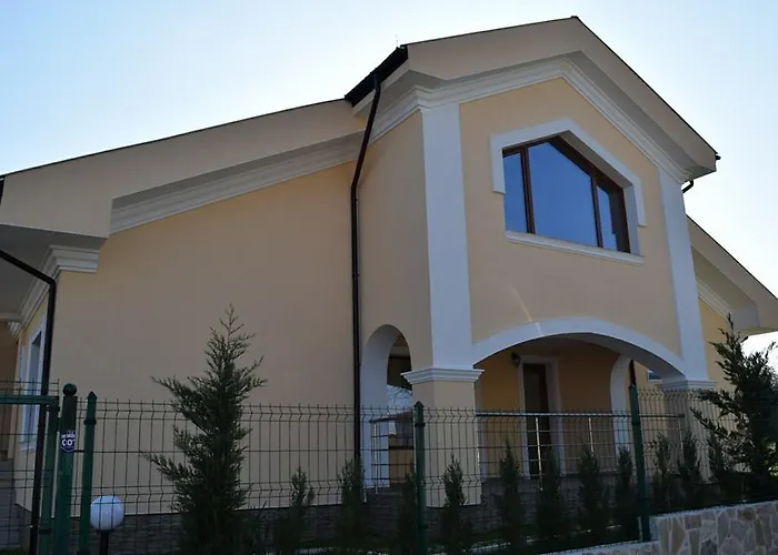 Chicho Tomovata Koliba Nyaraló *